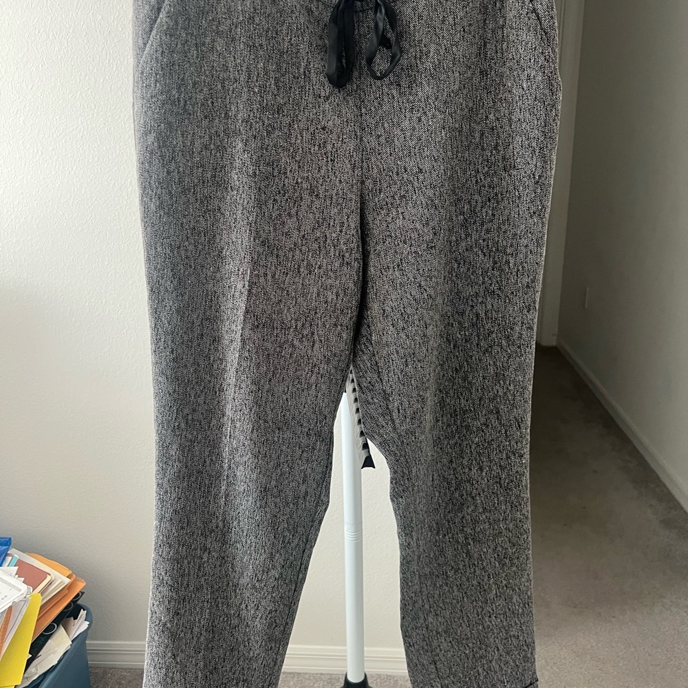 New York & Company Charcoal Stretch Pants